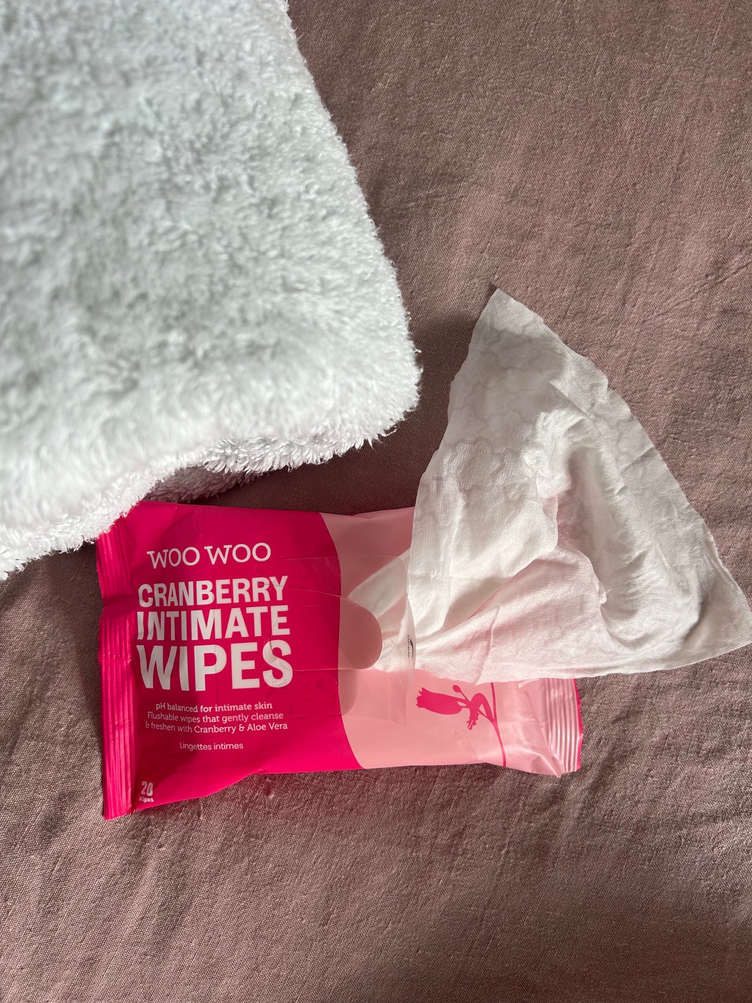 WooWoo Cranberry! pH-Balanced Intimate Wipes x20